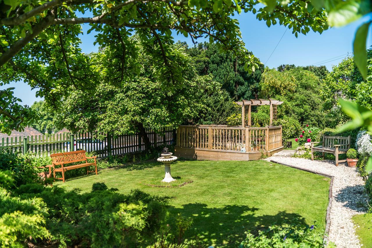 Oldfields House Bed & Breakfast Bath Exterior photo