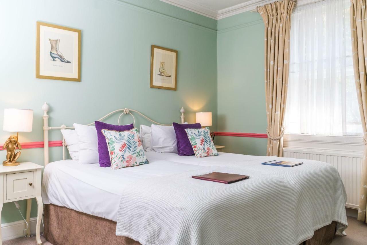 Oldfields House Bed & Breakfast Bath Room photo